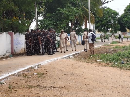 బత్తలపల్లిలో భారీగా మోహరించిన పోలీస్ బలగాలు