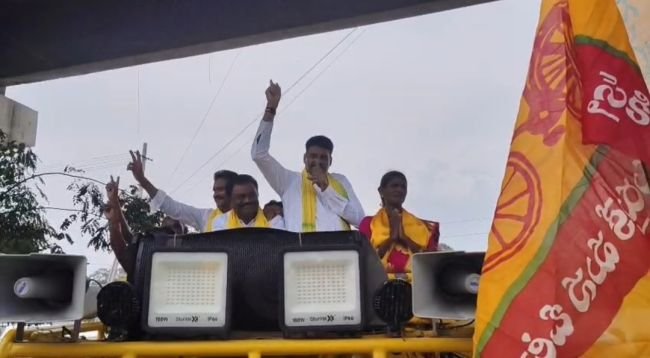 కూటమి అభ్యర్థుల నామినేషన్లకు భారీ ర్యాలీ