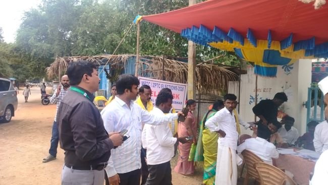 కంబదూరులో నామినేషన్ల ప్రక్రియను పరిశీలించిన ఆర్డీవో.