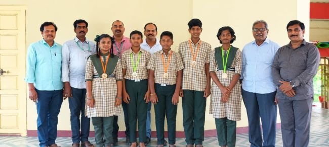 టాంగ్ టా రాష్ట్ర స్థాయి పోటీల్లో విద్యార్థులు  పతాకాల పంట