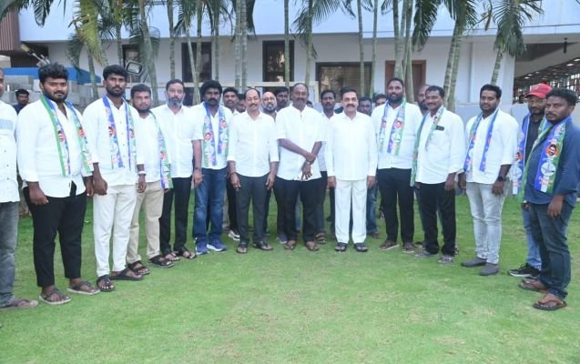 "స‌ర్వేపల్లి వైకాపాలోకి భారీగా కొనసాగుతున్న  వలసలు"