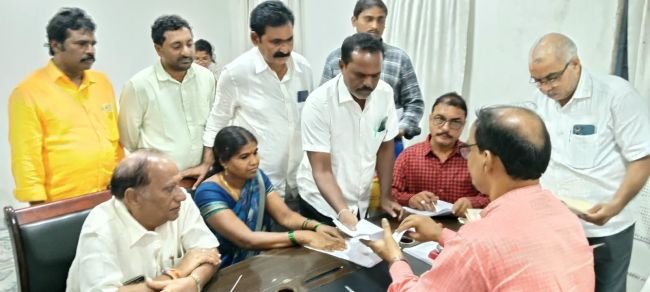 పైనంపురం ఎంపిటిసి స్థానానికి దాసరి నామినేషన్.