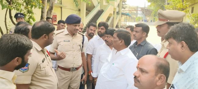 కార్మికుల భద్రతలో నిర్లక్ష్యాన్ని  సహించం ఎమ్మెల్యే