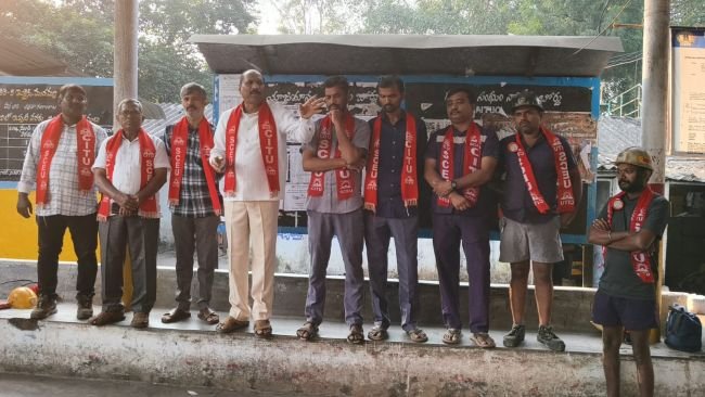 సొంతింటి కల నెరవేరే వరకు సీఐటీయూ పోరాటం ఆగదు  - సీఐటీయూ కార్యదర్శి తుమ్మల రాజారెడ్డి