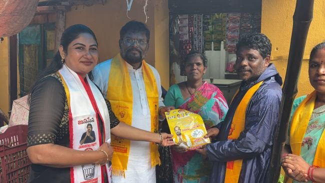 71వ డివిజన్ ఎన్నికల ప్రచారంలో అబ్దుల్ అజీజ్....