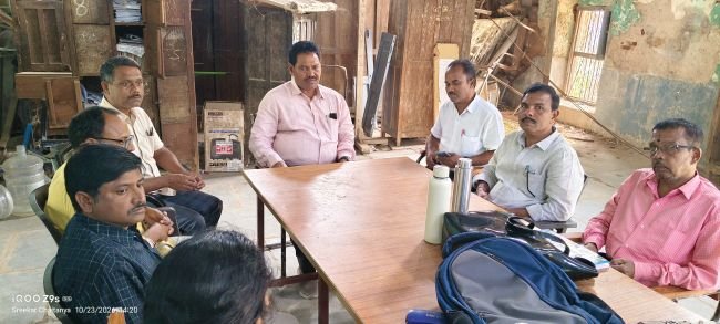 జిల్లా విద్యాధికారి ఆకస్మికతనికి