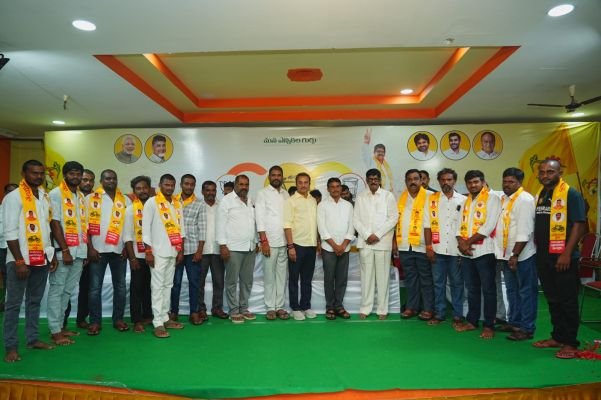 ఆత్మకూరులో టీడీపీలోకి భారీగా చేరికలు