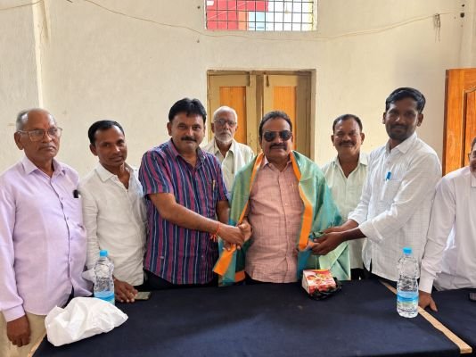 ఎంపికీ  గ్రామస్థుల సన్మానం