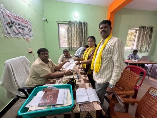 తెదేపా తరుపున జడ్పిటిసి అభ్యర్థి స్వరూపారాణి 