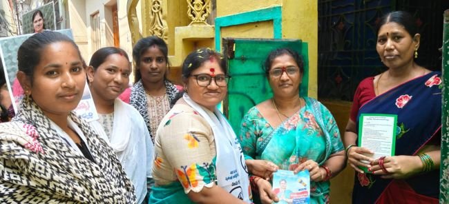 ఎన్నికల జోరు పెంచిన కోయిలాడ నవ్య 