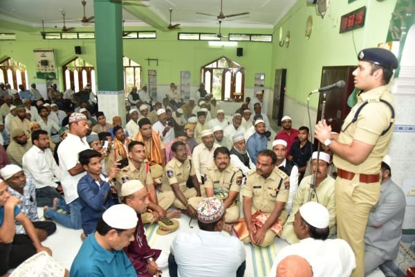పోలీస్ అమరవీరుల సంస్మరణ వారోత్సవాలు -  సీపీ గౌష్ ఆలం ప్రత్యేక ప్రార్థనలు