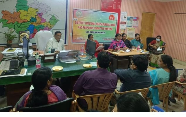 మాతృ మరణాలు సంభవించకుండా తగిన జాగ్రత్తలు పాటించాలి...   * జిల్లా వైద్యాధికారి డాక్టర్ పి జగదీశ్వరరావు *