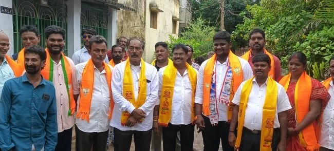 తాత తండ్రుల ఆశయాలను కొనసాగించేందుకే రాజకీయాల్లోకి....