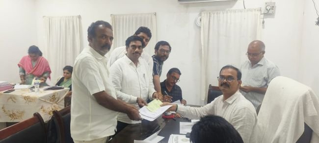 ముత్తుకూరు బిట్-1 ఎంపీటీసీ స్థానం వైకాపా అభ్యర్థిగా దేవా రెడ్డి