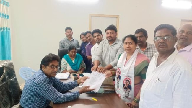 గజపతినగరంలో జనసేన నామినేషన్లు 