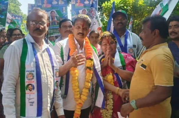 16 వ వార్డు లో వైసిపి జోరుగా ప్రచారం  