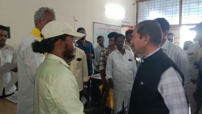 నామినేషన్ల ప్రక్రియను పరిశీలించిన జిల్లా ఎన్నికల పరిశీలకులు  * ఎస్ చిన్న రాముడు *