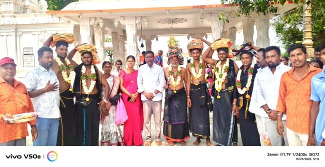 శబరికి పాదయాత్రగా బయలుదేరిన అయ్యప్ప స్వాములు