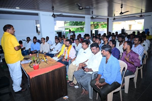 గ్రామ గ్రామాన అభివృద్ధి.. గడపగడపకు సంక్షేమం  స్థానిక ఎన్నికల్లో కూటమి అభ్యర్థుల విజయమే లక్ష్యం: మంత్రి నిమ్మల రామానాయుడు