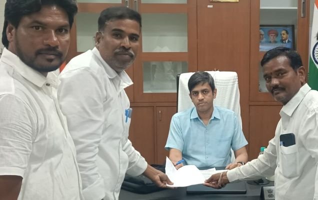 యాదగిరిగుట్ట దేవస్థానంలో దళిత వర్గాల ఉద్యోగులకు ప్రమోషన్ లు తక్షణమే ఇవ్వాలి