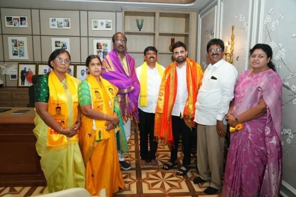 ఎంపీ మహేష్ కుమార్ తో ఎమ్మెల్యే బడేటి