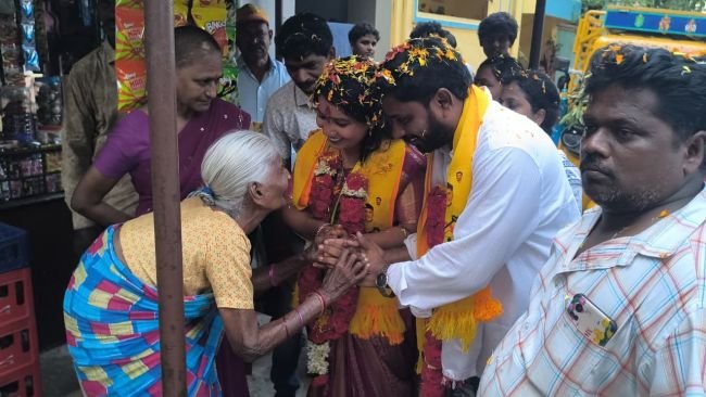 ఆర్ హెచ్ కొలనీ ప్రజల అభిమానానికి అవధులేవు