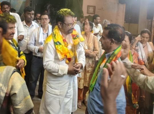 35 వార్డులో తెలుగుదేశం కూటమి అభ్యర్థి మజ్జి త్రినాథ్ ప్రచారం