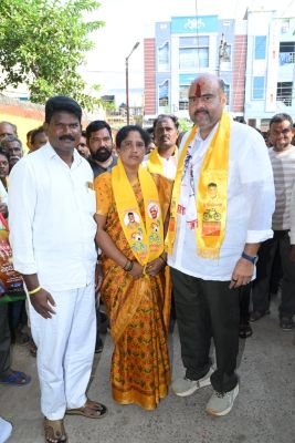 జడ్పీటీసీ అభ్యర్థి కండి ప్రతిమకు ఎమ్మెల్యే బేబీ నాయన ఆశీస్సులు