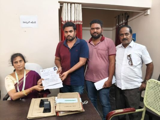పూనూరు టిడిపి ఎంపీటీసీ రెబల్ అభ్యర్థిగా సాయి కార్తీక్.