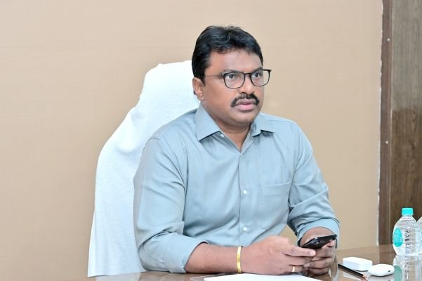 ప్రశాంతంగా జడ్పీటీసీ, ఎంపీటీసీ నామినేషన్ల ఘట్టం