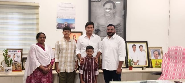 ఎమ్మెల్యే మర్రి రాజశేఖర్ రెడ్డికి దసరా శుభాకాంక్షలు తెలిపిన బీఆర్ఎస్ సీనియర్ నాయకుడు మారెడ్డి రాజశేఖర్ రెడ్డి!