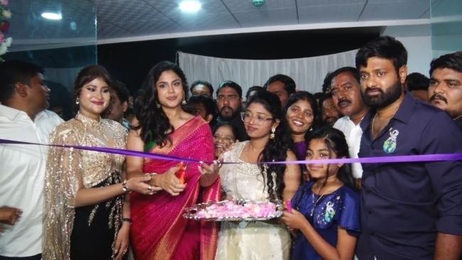 హీరోయిన్ ఫరియా అబ్దుల్లా ముఖ్య అతిధి గా హైదరాబాద్ లోని కోంపల్లిలో హియ్య స్పెస్ మండి రెస్టారెంట్ ప్రారంభం