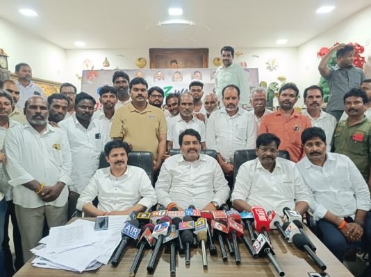 శ్రీకాళహస్తి స్థానిక సంస్థలు ఎన్నికలలో తెలుగుదేశం పార్టీ దౌర్జన్యాలు అక్రమాలు  మాజీ ఎమ్మెల్యే బియ్యపు మధుసూదన్ రెడ్డి