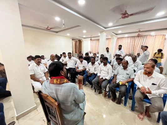 గ్రాడ్యుయేట్ ఎమ్మెల్సీ ఎన్నికలపై జూబ్లీహిల్స్ ఎమ్మెల్యే సమీక్ష: ఓటరు నమోదు ప్రక్రియను వేగవంతం చేయాలని పిలుపు