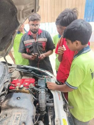 పుస్తక జ్ఞానంతో పాటు క్షేత్రస్థాయి అనుభవానికి ప్రాధాన్యం
