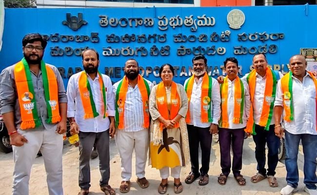 తాగునీటి సమస్యపై బీజేపీ పోరుబాట: జలమండలి అధికారులకు వినతిపత్రం అందజేత.. సమస్యకు శాశ్వత పరిష్కారం చూపాలని జూబ్లీహిల్స్ నియోజకవర్గ నేతల డిమాండ్!
