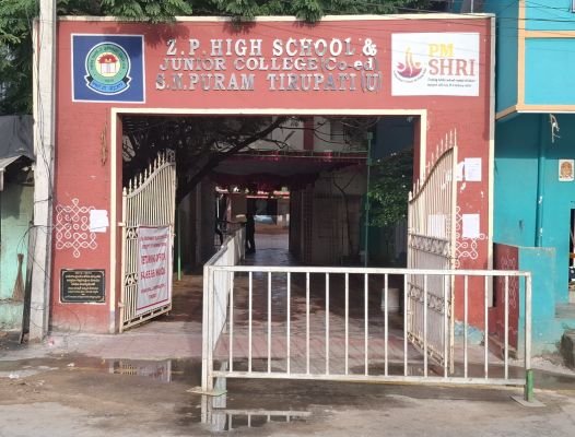 బోసిపోయిన నామినేషన్ కేంద్రాలు