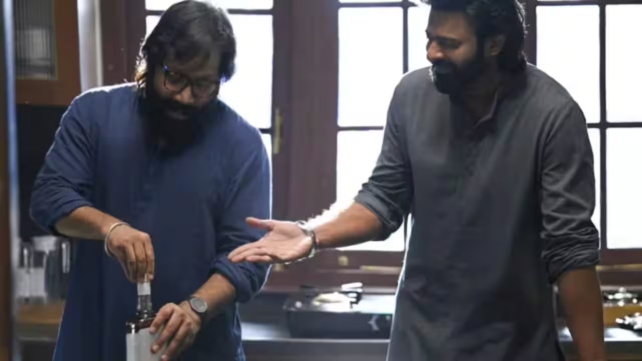 ప్రభాస్‌కు సందీప్ రెడ్డి వంగా మాస్ బర్త్‌డే విషెస్.. స్పిరిట్ సెట్ పిక్ వైరల్!