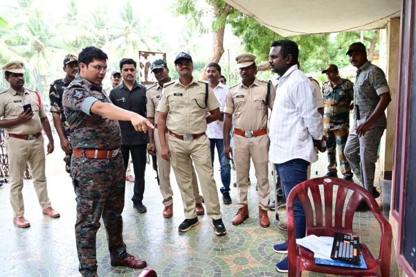 నామినేషన్ల ప్రక్రియను ఆకస్మిక తనిఖీ చేసిన జిల్లా ఎస్పీ ప్రతాప్ శివ కిషోర్   