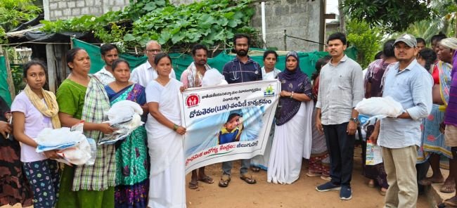సమస్యాత్మక ప్రాంతాల్లో దోమతెరలు పంపిణీ