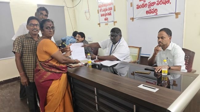 ప్రశాంతంగా ముగిసిన  నామినేషన్ల ఘట్టం.    చివరి రోజు 32 నామినేషన్ దాఖలు. 20 ఎంపీటీసీ స్థానాలకు 81 నామినేషన్లు.