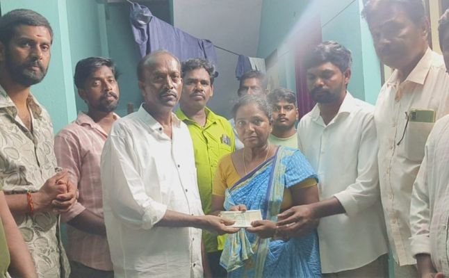 బాలుడి వైద్య ఖర్చులకు కంబాల రూ.25 వేలు ఆర్థిక సహాయం