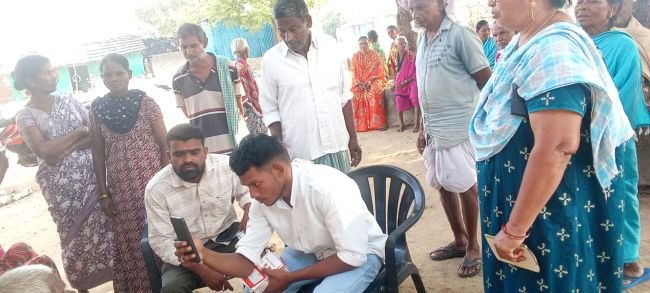 ఉట్స్ సారంగపల్లి జీపీలో పెన్షన్ల పంపిణీ..