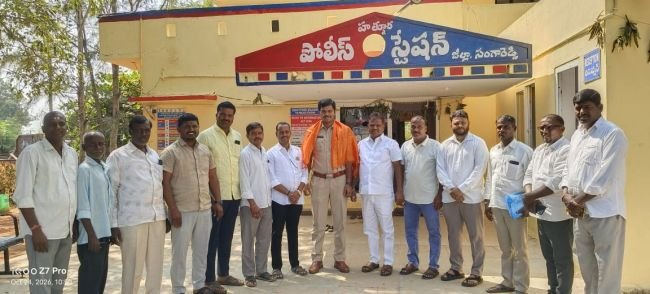 ఎస్సై శ్రీధర్ రెడ్డిని సన్మానించిన ముదిరాజ్ సంఘంనాయకులు