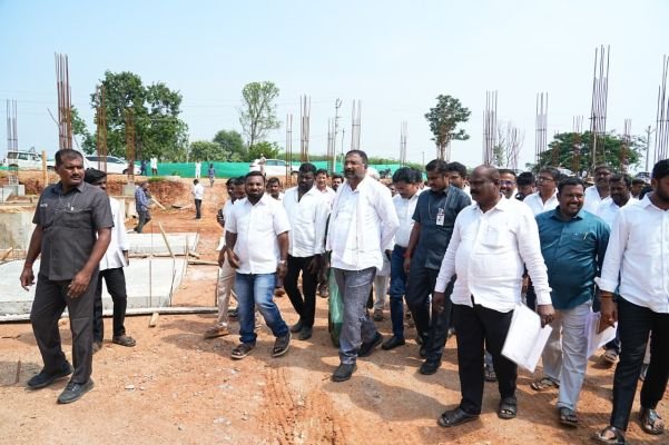 ఆధునిక వసతులతో నూతన ఆసుపత్రి నిర్మాణం