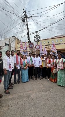 ఇంటింటా ప్రచారంలో వెంకట సాయి జోరు..   గ్లాస్ గుర్తుకు ఓటు వేయాలని అభ్యర్థన..   మీ ఇంటి బిడ్డగా అందుబాటులో ఉంటా ఆశీర్వదించాలని విజ్ఞప్తి..