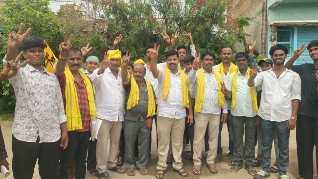 పదవ వార్డు టిడిపి కౌన్సిలర్ అభ్యర్థి షేక్ షరిపున్ తాజ్ ప్రచార హోరు