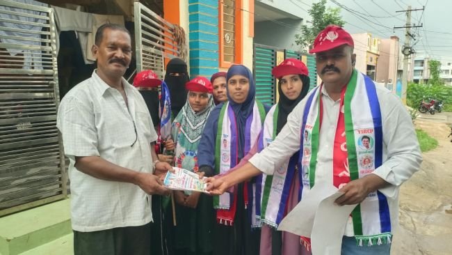 ప్రచారంలో దూసుకుపోతున్న సిపిఐ పార్టీ 37వ వార్డు కౌన్సిలర్ అభ్యర్థి ఎస్.కె సబిహా