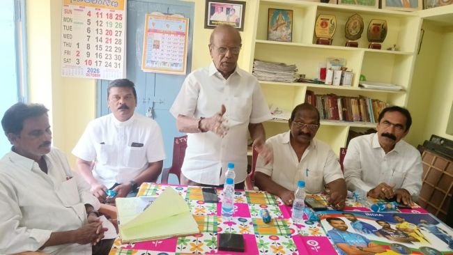 -చందాలు వసూలు చేస్తున్నారు.. వైద్యం మాత్రం అందడం లేదు!  --పీఆర్సీ కోసం ఎదురుచూపులు.. బకాయిల కోసం నిరీక్షణ..          --పెన్షనర్ల సమస్యలపై ప్రభుత్వానికి సంఘం సూటి ప్రశ్నలు