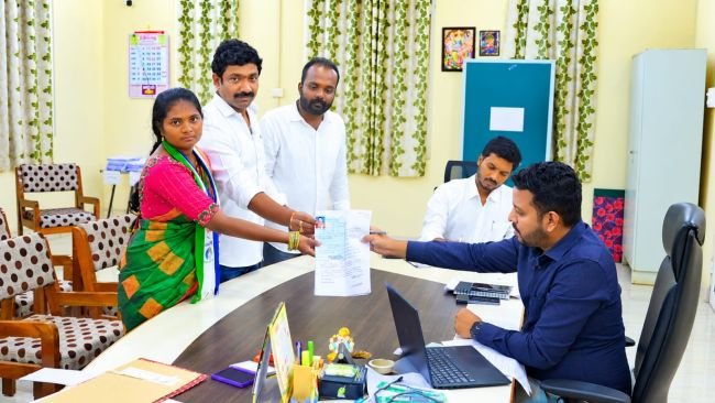 బి-ఫామ్ సమర్పించిన గుండె హరీష.. గెలుపే లక్ష్యంగా వైఎస్సార్సీపీ అడుగులు!